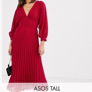 NWT! Gorgeous Red Batwing Pleated Midi Dress